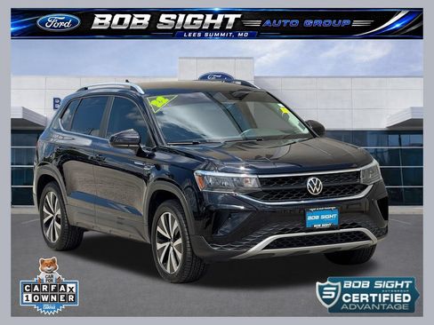 Used 2022 Volkswagen Taos SE AWD/4WD image 1