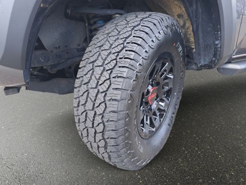 Used 2021 Toyota Tacoma TRD Off-Road AWD/4WD image 30