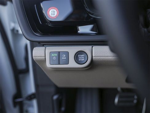 New 2026 Porsche Panamera 4 image 21