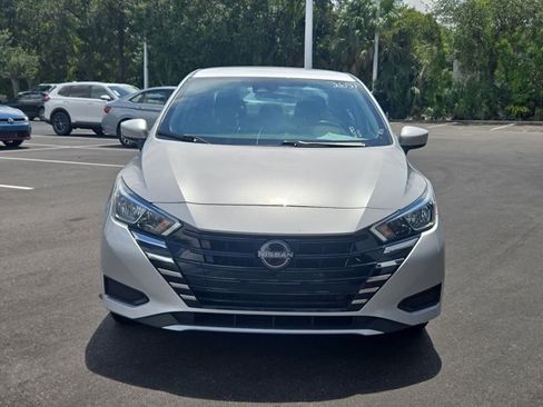 Used 2024 Nissan Versa SV FWD image 2