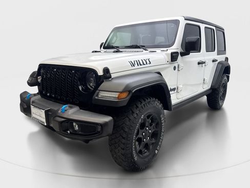 Used 2023 Jeep Wrangler Unlimited AWD/4WD image 2