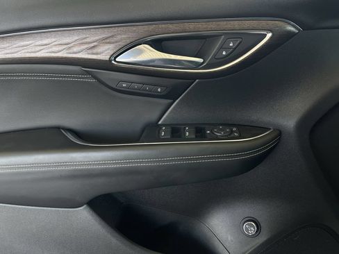 Used 2022 Buick Envision Avenir w/ Technology Package II AWD/4WD image 22