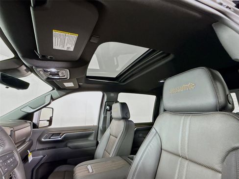 New 2026 Chevrolet Silverado 3500 High Country w/ High Country Premium Package AWD/4WD image 17