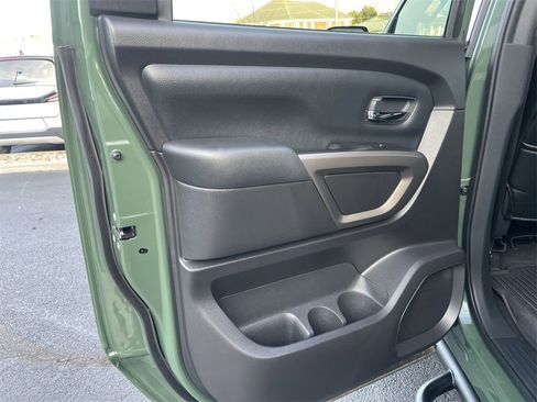 Used 2024 Nissan Titan SV w/ SV Bronze Edition Package image 21
