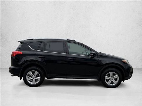 Used 2014 Toyota RAV4 XLE FWD image 4
