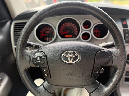 Used 2013 Toyota Tundra 2WD CrewMax w/ SR5 Pkg image 18