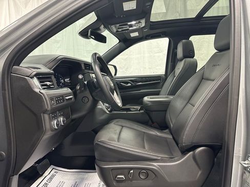 Used 2023 GMC Yukon XL Denali AWD/4WD image 14