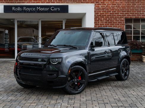 Used 2025 Land Rover Defender 110 X image 3