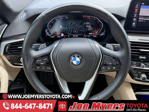 Used 2023 BMW 530i w/ Premium Package image 14