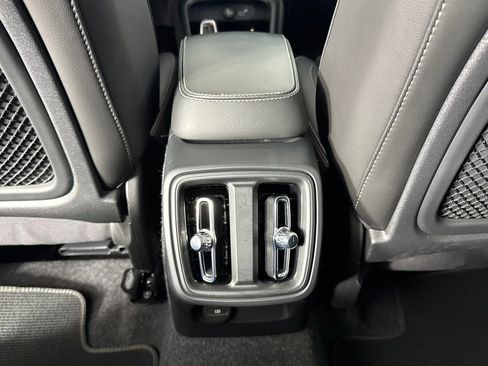 Used 2025 Volvo XC40 B5 Plus AWD/4WD image 36