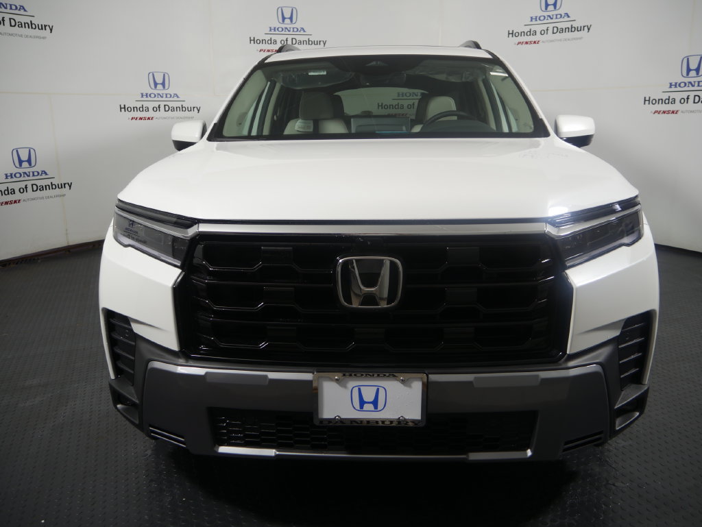 New 2026 Honda Pilot Touring image 2