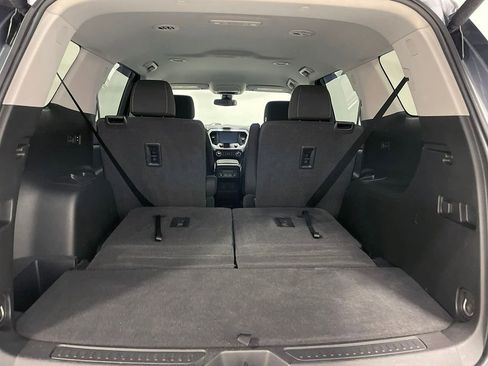 Used 2022 GMC Acadia SLE w/ Driver Convenience Package image 5