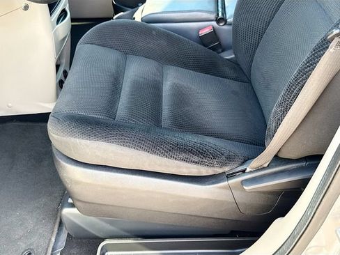 Used 2020 Dodge Grand Caravan SE FWD image 18