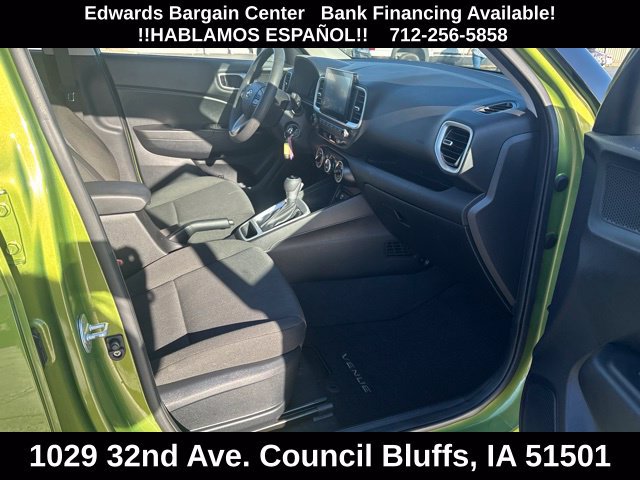 Used 2023 Hyundai Venue SE FWD image 9
