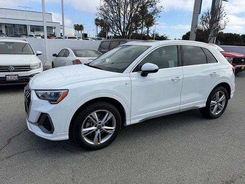 Used 2022 Audi Q3 2.0T Premium AWD/4WD image 2