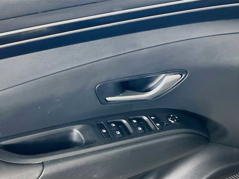 Certified 2024 Hyundai Santa Cruz SEL image 17