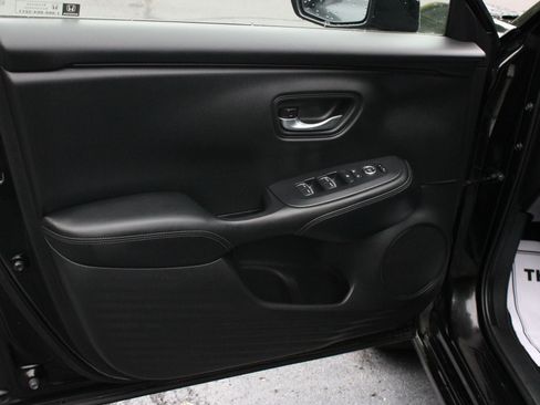 Used 2025 Honda HR-V EX-L image 12