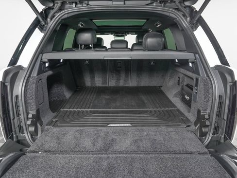 Used 2025 Land Rover Range Rover SE image 11