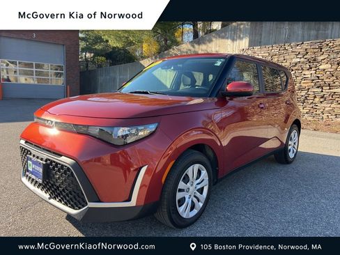 Certified 2023 Kia Soul LX FWD image 1