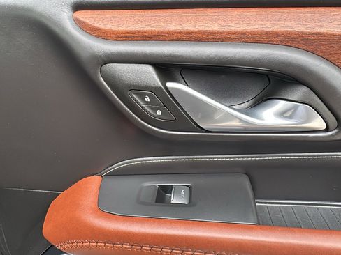 Used 2024 GMC Yukon Denali Ultimate image 30