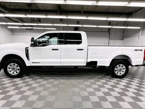 Used 2024 Ford F250 XLT AWD/4WD image 13