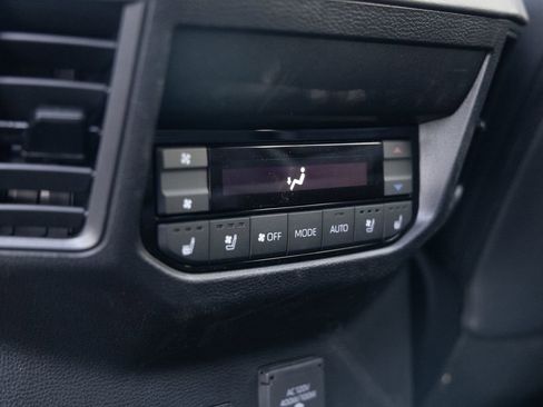 Used 2025 Toyota Sequoia Platinum image 26