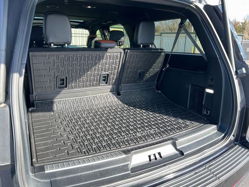 Used 2020 Lincoln Navigator L Reserve w/ Equipment Group 208A Reserve image 21