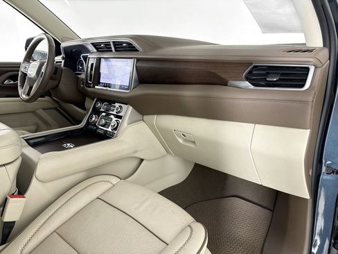 Used 2021 GMC Yukon Denali w/ Denali Premium Package image 13