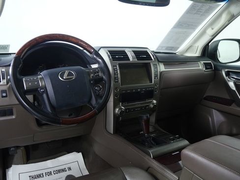 Used 2017 Lexus GX 460 Premium w/ Premium Package image 13