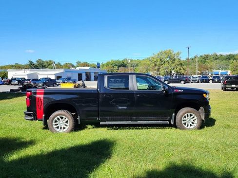 Used 2024 Chevrolet Silverado 1500 RST w/ Convenience Package II AWD/4WD image 9