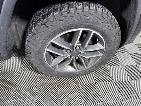 Used 2019 Jeep Grand Cherokee Limited AWD/4WD image 11