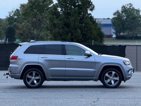 Used 2015 Jeep Grand Cherokee Overland AWD/4WD image 7