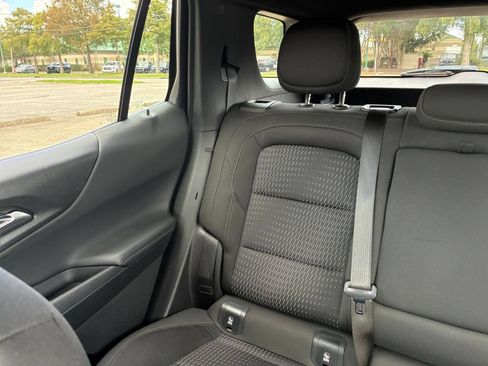 Used 2025 Chevrolet Equinox LT FWD image 38