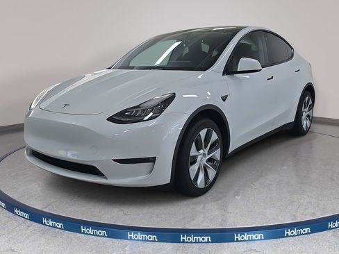 Used 2022 Tesla Model Y Long Range image 1