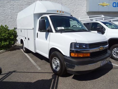 New 2025 Chevrolet Express 3500 w/ Power Convenience Package RWD image 4