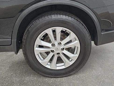 Used 2016 Nissan Rogue SV w/ SV Premium Package AWD/4WD image 32
