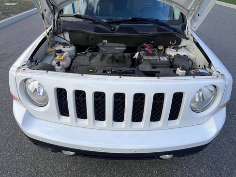Used 2015 Jeep Patriot High Altitude AWD/4WD image 38