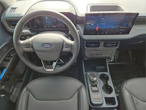 Used 2025 Ford Maverick Lobo image 16