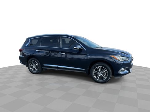 Used 2019 INFINITI QX60 Luxe w/ Essential Package image 2