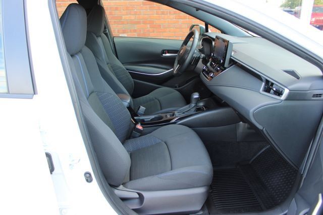 Used 2022 Toyota Corolla SE w/ SE Premium Package FWD image 38