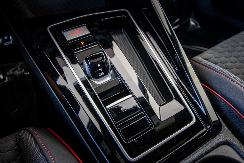 New 2026 Volkswagen GTI SE FWD image 36