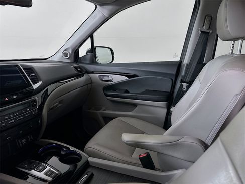 Used 2017 Honda Pilot Touring image 26
