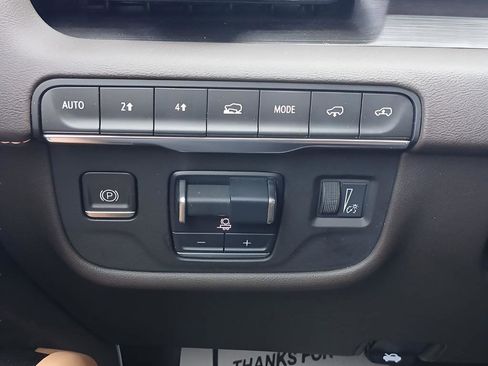 Used 2022 Cadillac Escalade Sport w/ Touring Package AWD/4WD image 19
