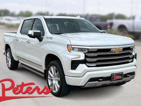 Used 2025 Chevrolet Silverado 1500 High Country AWD/4WD image 1