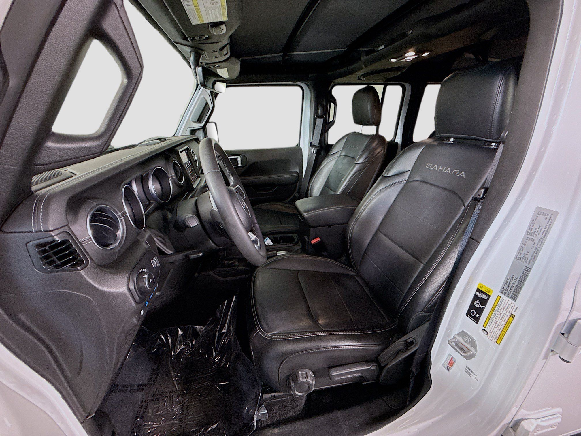 Used 2023 Jeep Wrangler Unlimited Sahara AWD/4WD image 22