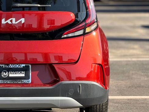 Used 2023 Kia Soul LX w/ LX Technology Package image 8