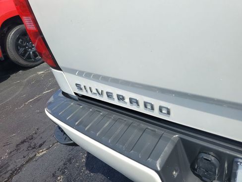 Used 2018 Chevrolet Silverado 1500 LT w/ All Star Edition AWD/4WD image 7