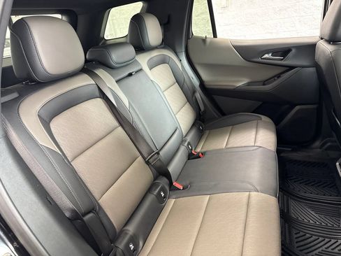 Used 2025 Chevrolet Equinox LT w/ Convenience Package II FWD image 44