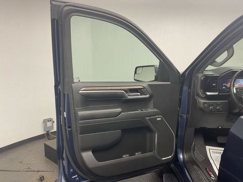 Used 2023 Chevrolet Silverado 1500 RST w/ Convenience Package II AWD/4WD image 9