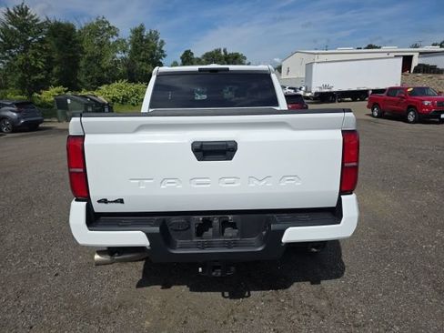 Used 2024 Toyota Tacoma TRD Off-Road AWD/4WD image 11